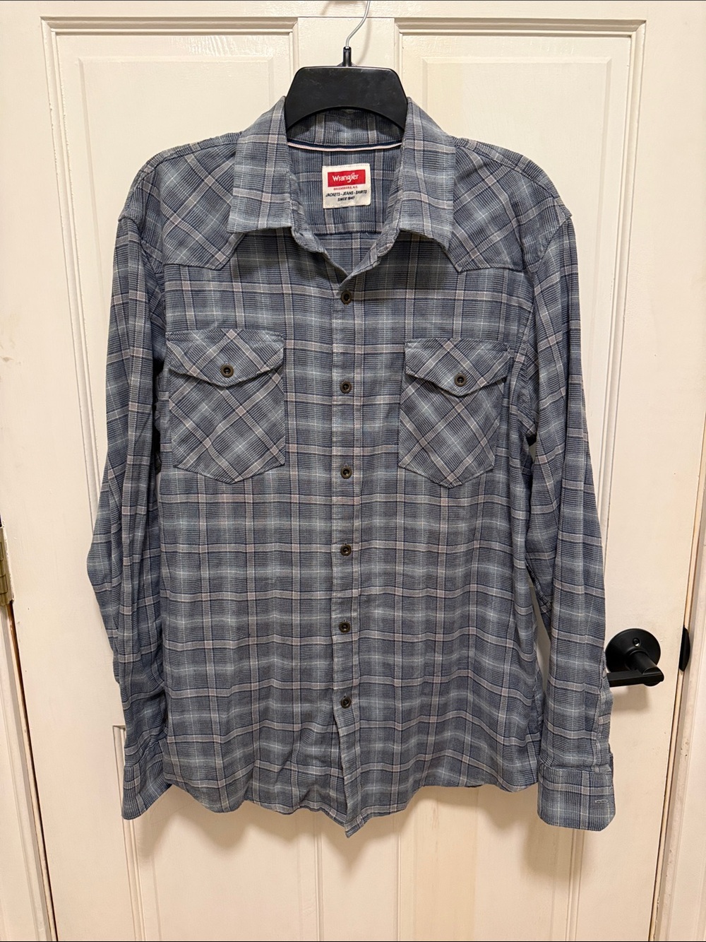 Men’s Wrangler Gray-Blue Plaid Western Button-Up Shirt-Size L